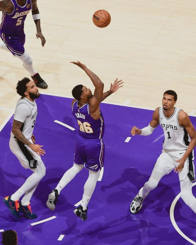 斯玛特防守核心价值凸显 湖人队内角色不可或缺