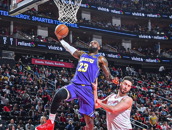 湖人逆转火箭快船惨败鹈鹕掘金爆冷不敌灰熊西