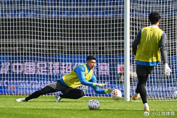 国足调整阵容备战FIFA系列赛 喀麦隆头号球星伤缺