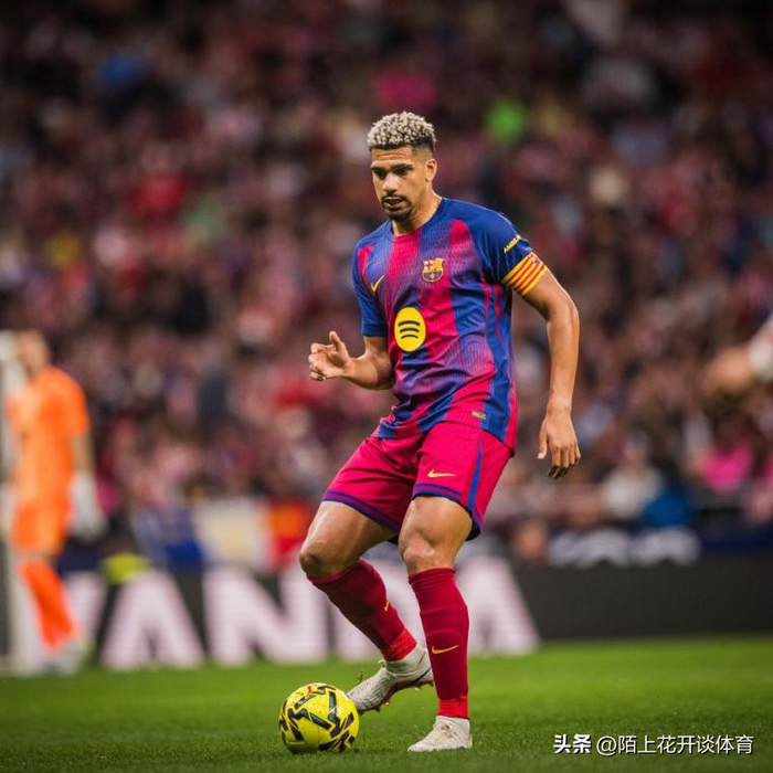 巴萨客场逆转马竞莱万绝杀登顶积分榜