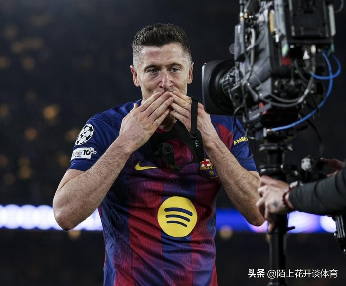 巴萨客场逆转马竞莱万绝杀登顶积分榜