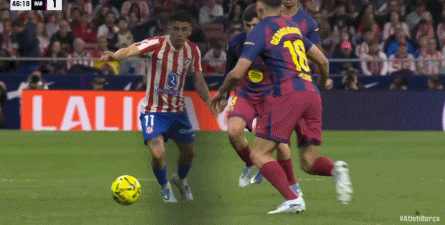 巴萨客场逆转马竞莱万绝杀登顶积分榜