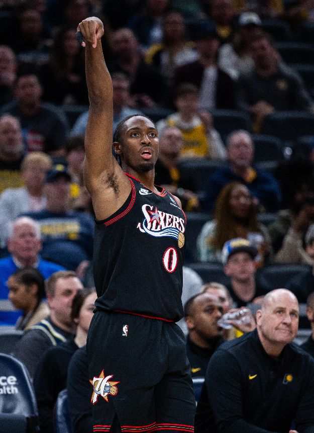 费城76人逆转魔术锁定东部第七季后赛席位