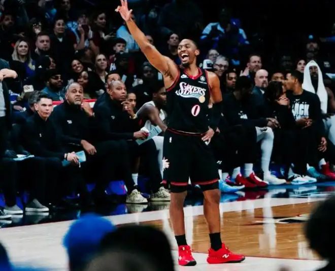 费城76人逆转魔术锁定东部第七季后赛席位