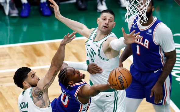 马克西与VJ联手破凯尔特人防线 费城1比1逼平绿军