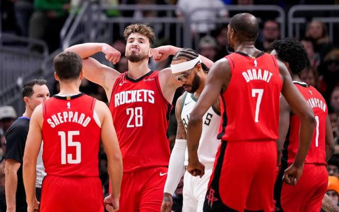 申京季后赛惨败湖人双塔 火箭交易筹码或成字母